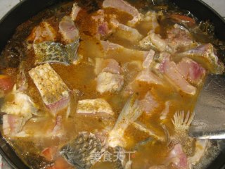 Sauerkraut Fish with Pickled Vegetables recipe