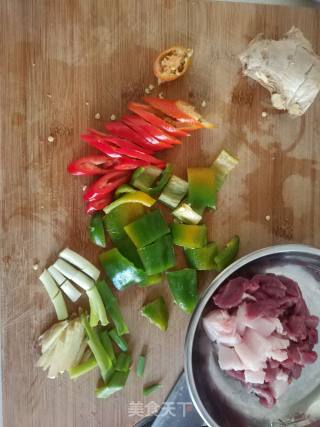 Fried Pork with Chili recipe