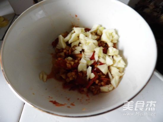 Pickled Pepper Fungus Shredded Pork recipe