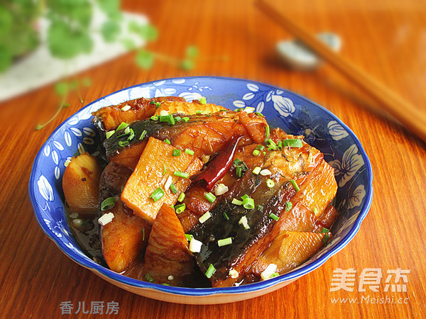 Braised Salted Fish with Bamboo Shoots recipe