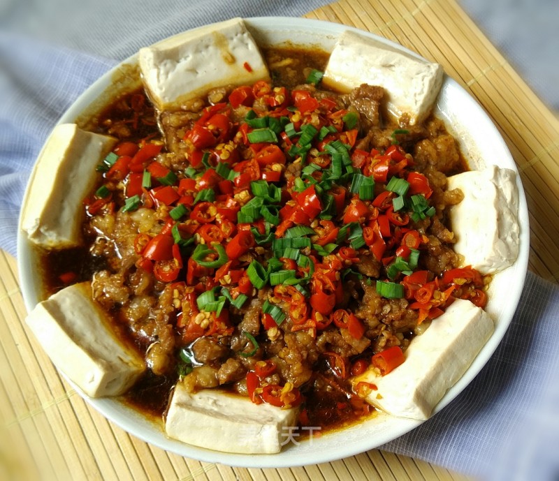 Steamed Tofu with Minced Meat and Chopped Pepper