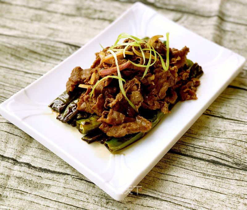 Stir-fried Beef with Tiger Skin Chili recipe