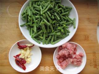 [dry Stir-fried Long Beans] recipe