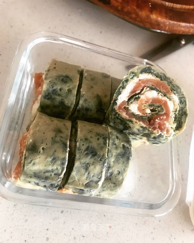 Smoked Salmon and Spinach Egg Rolls recipe