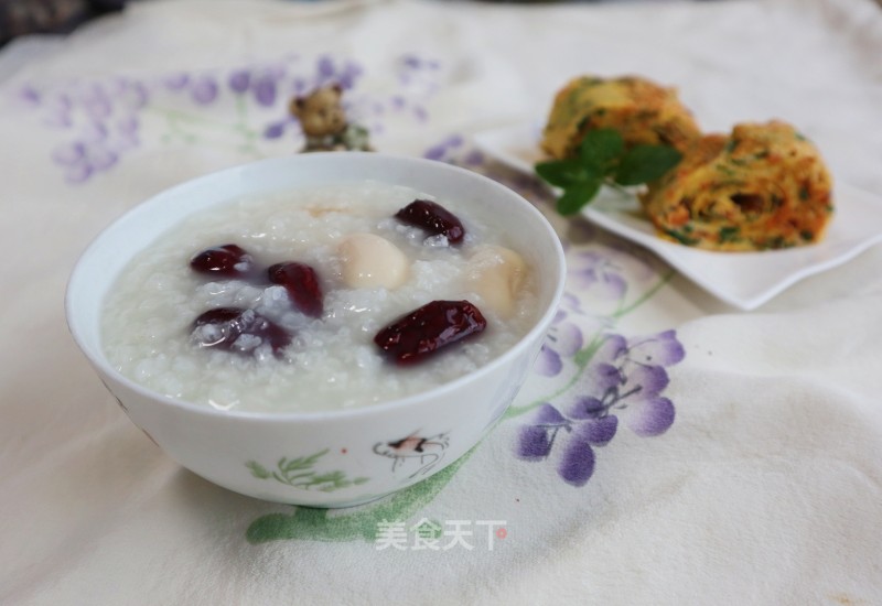 Glutinous Rice Porridge with White Lentils and Red Dates