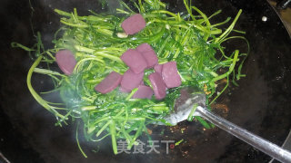 Spring Delicacy~~~~purple Sweet Potato Rice Cake Stir-fried Water Spinach recipe