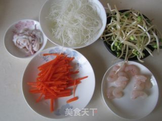 Stir-fried Rice Noodles with Seafood recipe