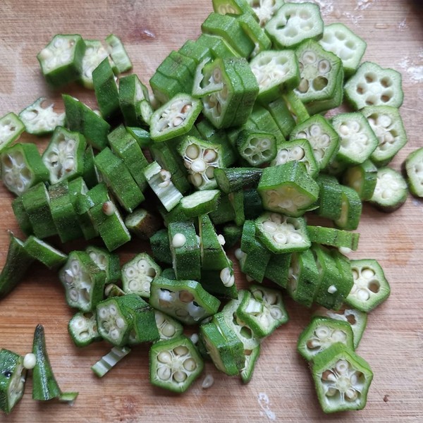 Scrambled Eggs with Okra recipe