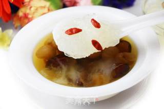 Stewed Bird's Nest with Red Dates and Wolfberry recipe