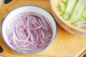 Low-calorie Thai Seafood Salad recipe