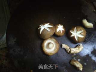 Mushroom Intestine Noodle recipe