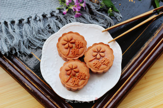 Cantonese Milky Mooncakes recipe