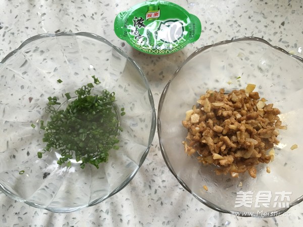 Super Fast Hand Minced Pork Vermicelli Casserole recipe