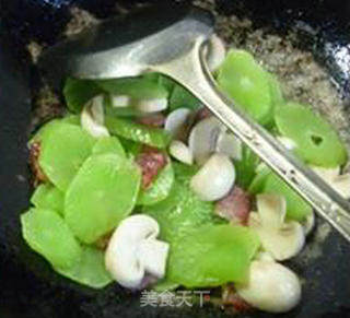 Stir-fried Lettuce with Bacon and Fresh Mushrooms recipe