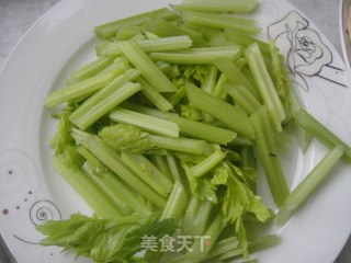 [recipe Exchange] Refreshing and Delicious-yuba Mixed with Celery recipe