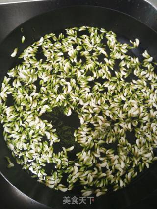 Steamed Acacia Flower recipe