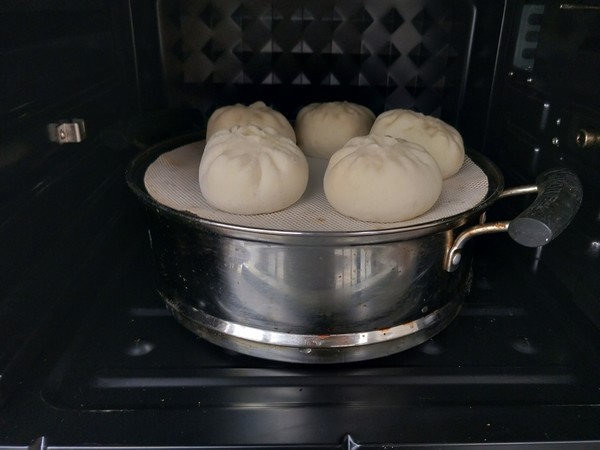 Pork Buns with Mushroom Sauce recipe