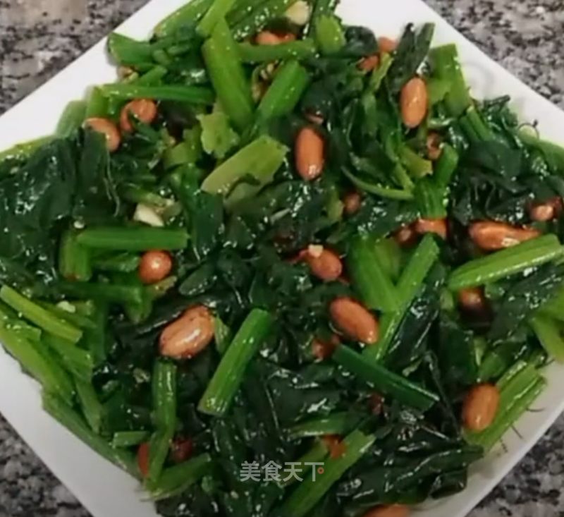 Spinach Mixed with Peanuts recipe