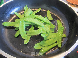 Stir-fried Lotus Beans with Shrimp recipe