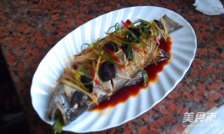 Steamed Sea Bass with Olive Horn recipe