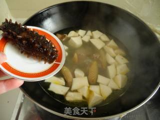 Stupid Chicken Soup with Pleurotus Eryngii and Sea Cucumber recipe