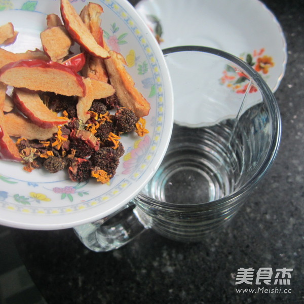 Chrysanthemum Red Date Tea recipe