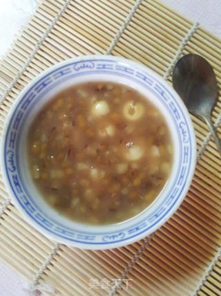 Qingrun Sugar Water-lotus Seed Chicken Head Rice Mung Bean Soup recipe