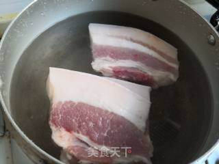 Pork Belly Stewed with Sauerkraut and Frozen Tofu recipe