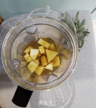 Full Glass of Golden Pineapple recipe
