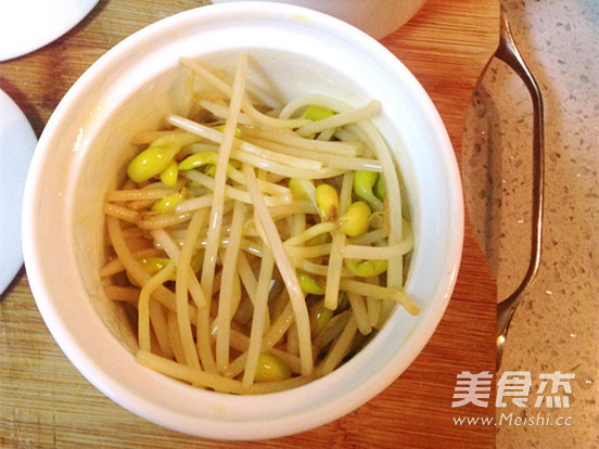 Bean Sprout Meat Cake Soup recipe