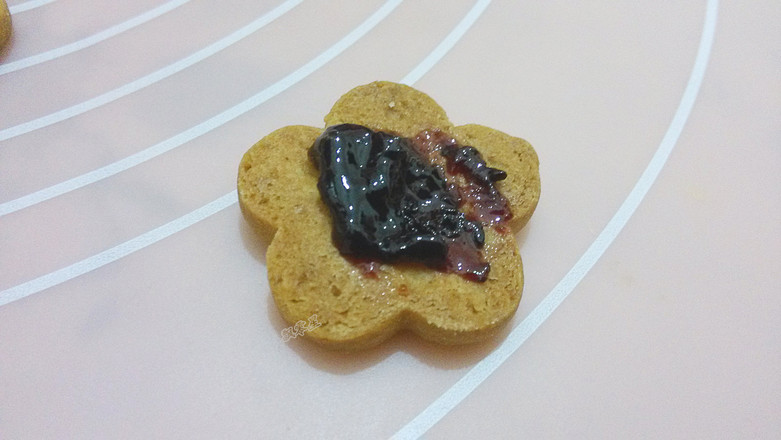 Jam Sandwich Biscuits recipe