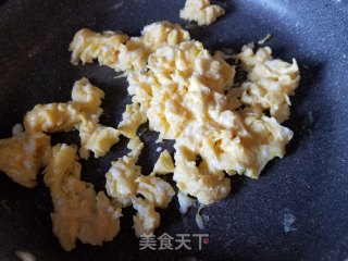 Scrambled Eggs with Wolfberry Leaves recipe