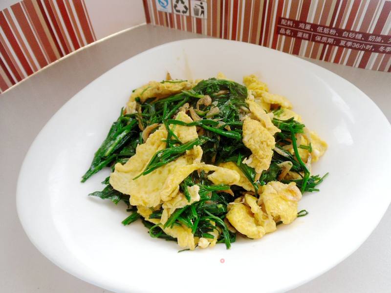 Stir-fried Chives with Egg and Shrimp Skin recipe