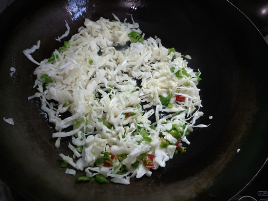 Stir-fried Vermicelli with Cabbage in Xo Seafood Sauce recipe