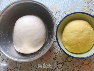 Two-color Steamed Buns-pumpkin Steamed Buns recipe