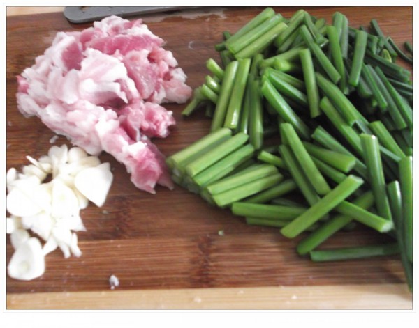 Stir-fried Pork with Chives recipe