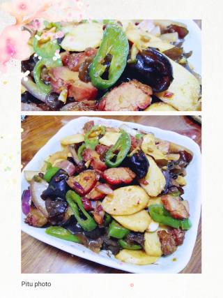 Stir-fried Barbecued Pork with Pepper, Fungus and Mountain Pill recipe