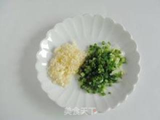 A Side Dish that is As Refreshing As Summer-cold and Sour Lotus Root Slices recipe