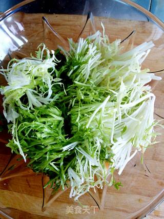 Tea Tree Mushroom Mixed with Bitter Chrysanthemum recipe