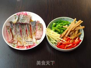 Fried Fish with Sour Bamboo Shoots recipe