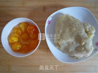 #新良第一节婚纱大赛# Cantonese-style Mung Bean Paste Egg Yolk Mooncakes recipe