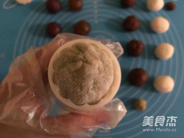 Two-color Snowy Moon Cakes recipe