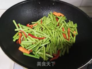Stir-fried Cowpeas with Beef recipe