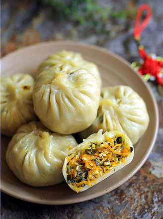 Steamed Noodles with Carotene Buns