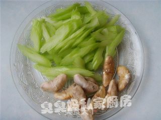 Fried Water Chestnut with Celery recipe