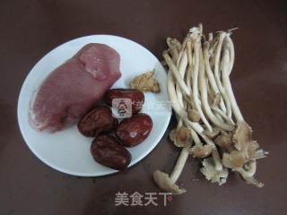 Pork Lean Pork Soup with Tea Tree Mushroom recipe