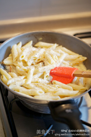 Tube Noodles with Creamy White Sauce recipe