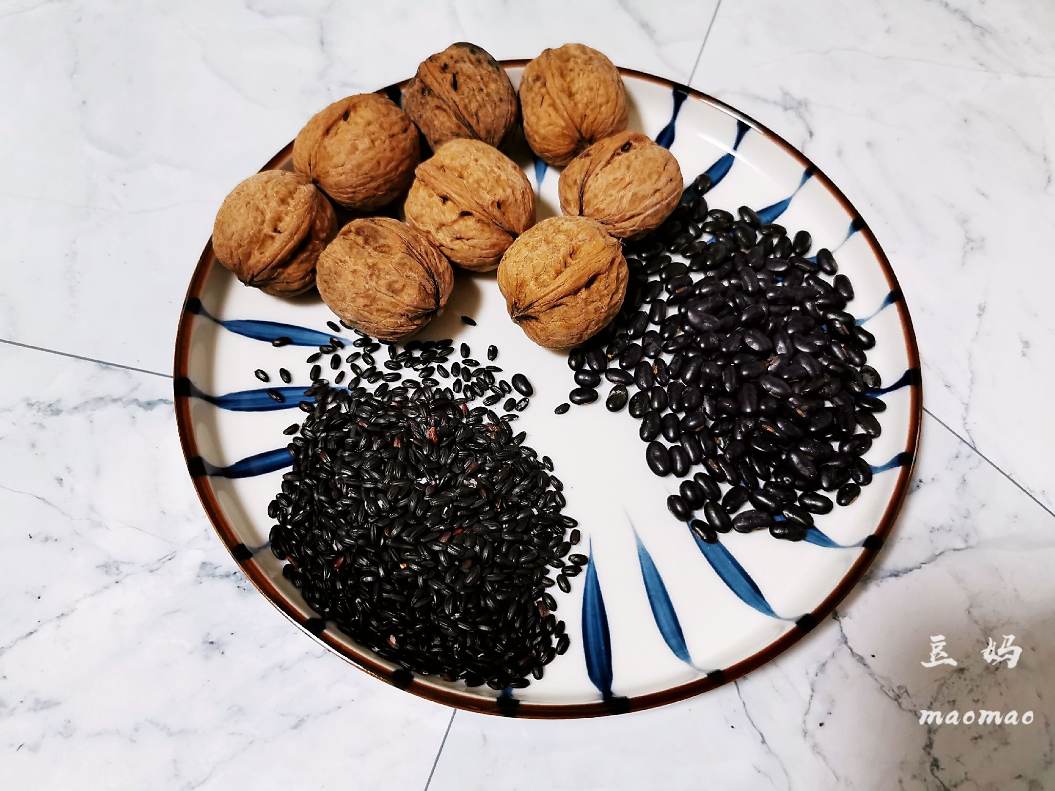 Walnut Black Rice Soy Milk recipe