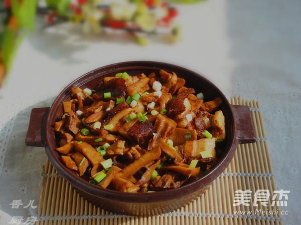 Go Oily Pork and Roast Dried Bamboo Shoots recipe