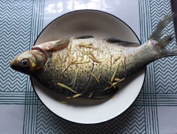 Braised Wuchang Fish with Edamame recipe